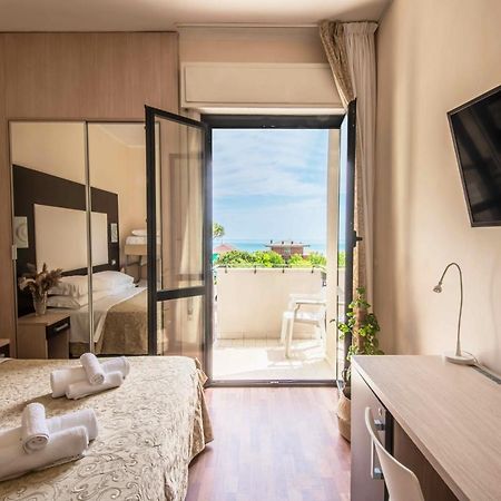 Hotel Baby B&B Milano Marittima Exterior foto