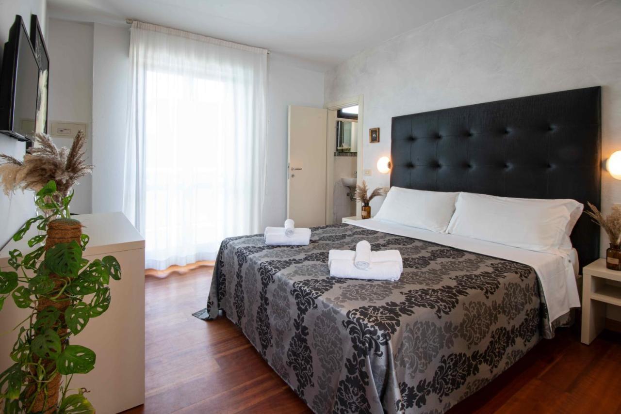 Hotel Baby B&B Milano Marittima Exterior foto