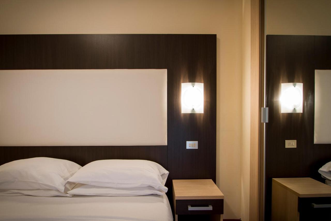 Hotel Baby B&B Milano Marittima Exterior foto