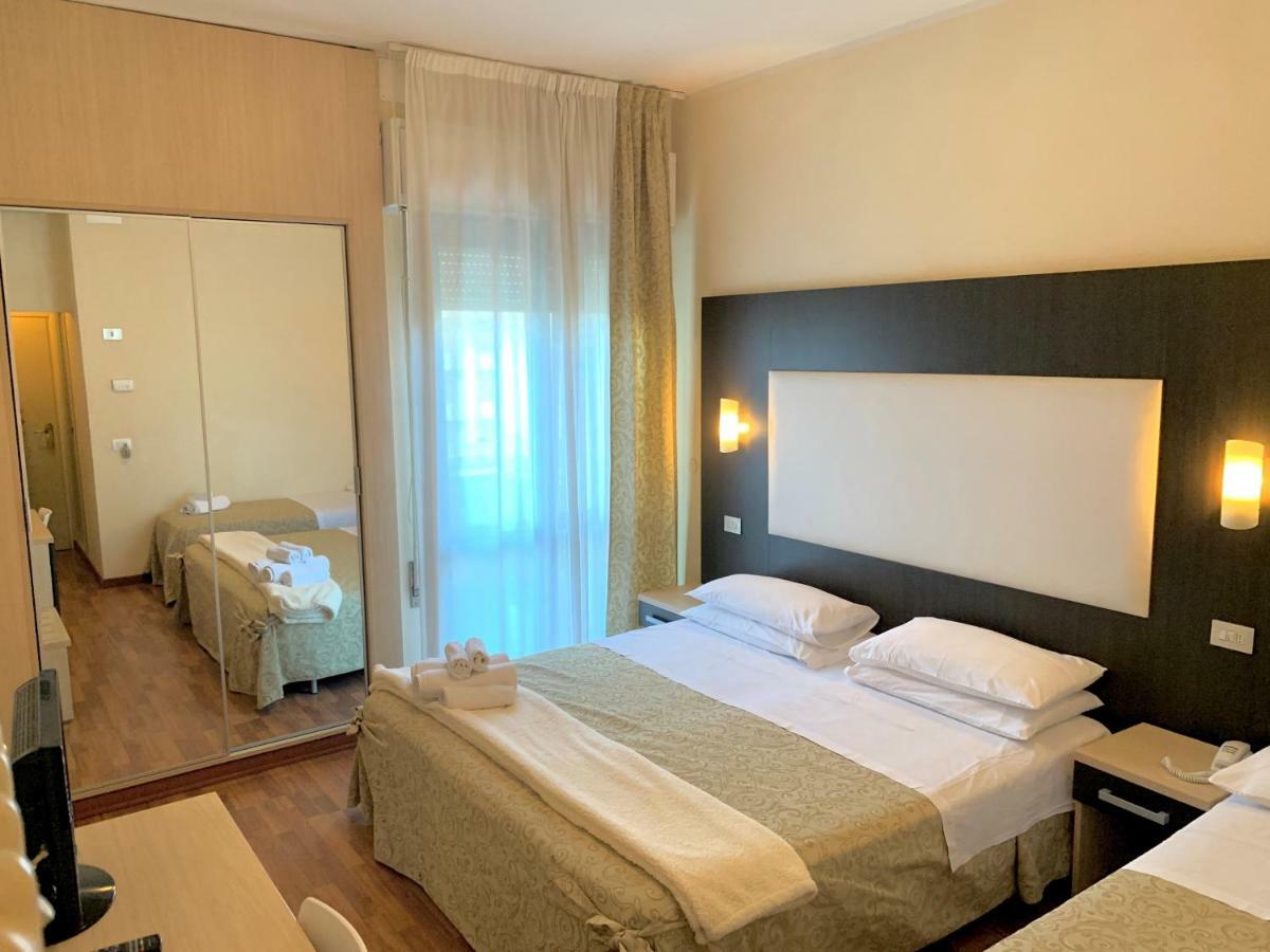 Hotel Baby B&B Milano Marittima Exterior foto
