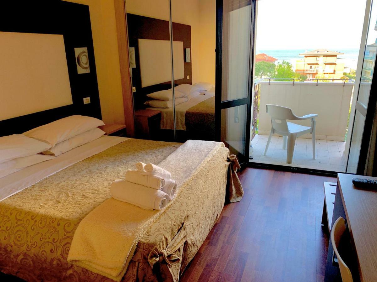Hotel Baby B&B Milano Marittima Exterior foto